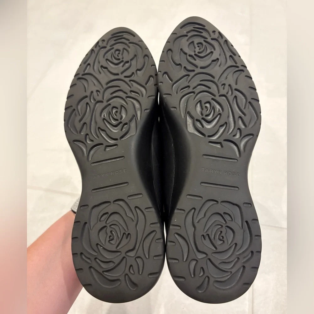 Taryn Rose Devon Napa Flats in Black Size 6.5
